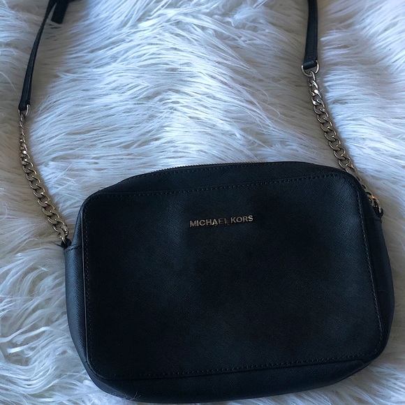 Michael Kors Jet Set Large Chain Strap Crossbody - Picture 2 of 5